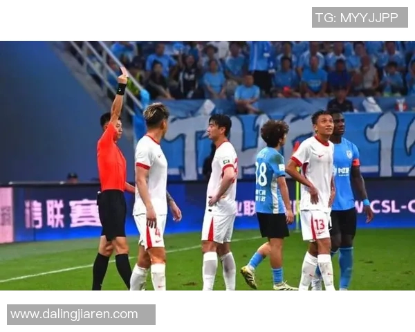 中超联赛成都蓉城新星拜合拉木崭露头角引发球迷热议