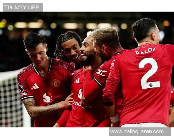 曼联激动宣布签下首名新援!球迷期待球员表现 曼联激动宣布签下首名新援!球迷期待球员表现